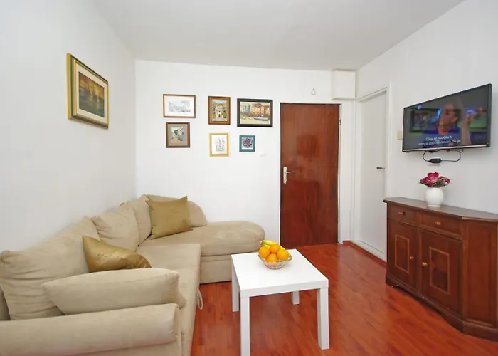 City Square Apartment Makarska