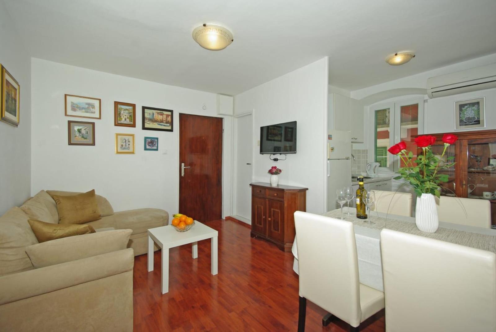 Apartment Square Makarska